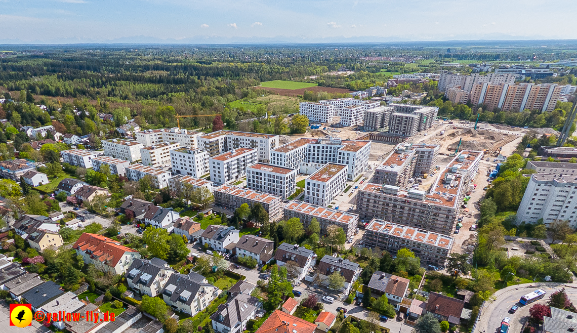 04.05.2023 - Luftbilder vom Alexisqaurtier und Pandion Verde in Neuperlach